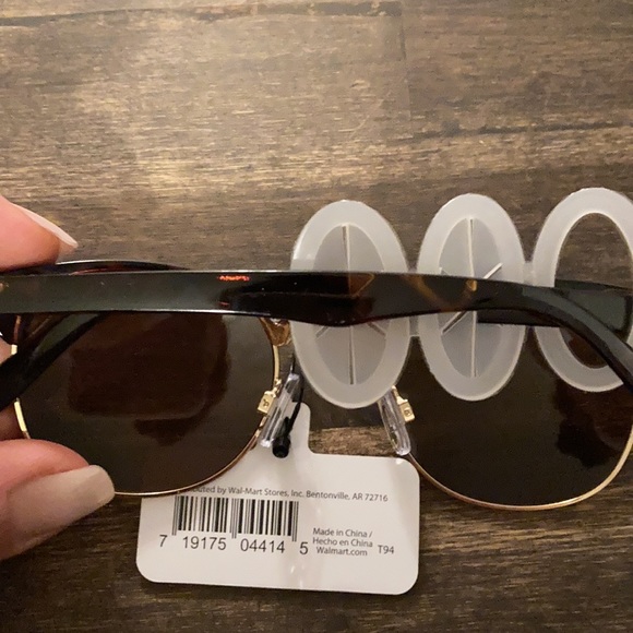 Sunglasses - Picture 2 of 2